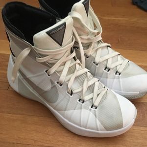 Nike Hyperdunks women size 8.5